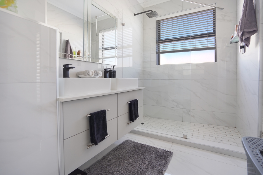 4 Bedroom Property for Sale in Sandown Western Cape